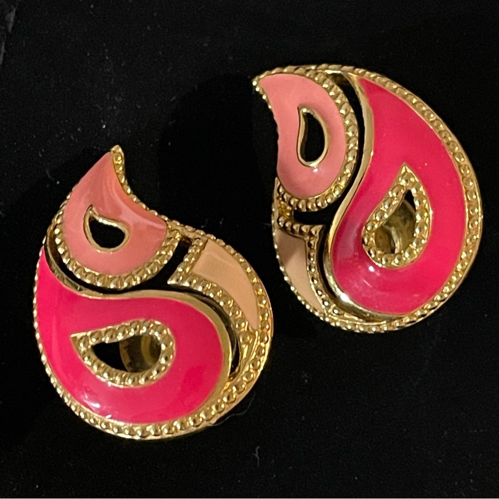 ✨Gorgeous Vintage Signed Avon Teadrop Stud Earrings in Pink/Red